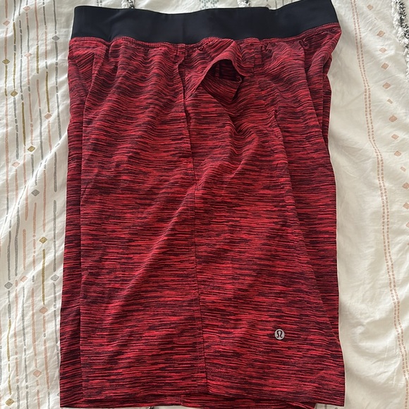 Men’s lululemon Core Shorts - Picture 3 of 5